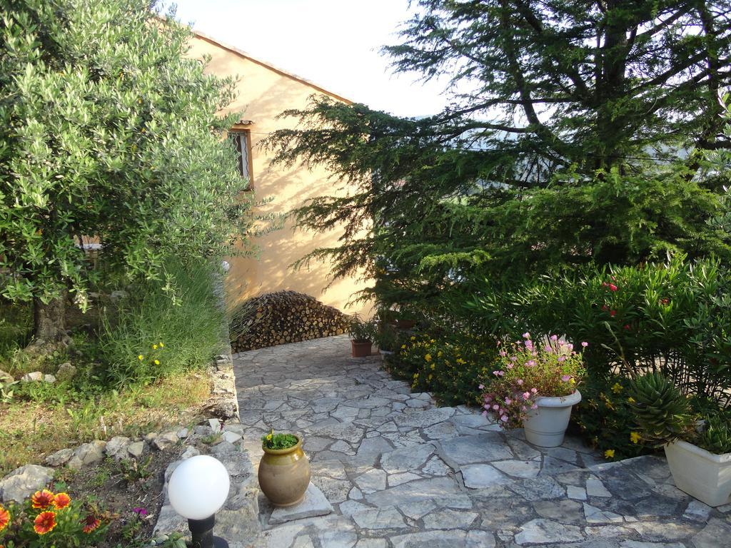 B&B Chez Max Figanieres Экстерьер фото
